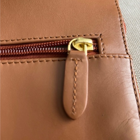 Radley London Crossbody Bag - Picture 5 of 5